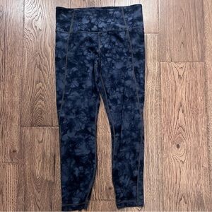 Athleta Salutation Blue Tie Dye Legging Medium EUC